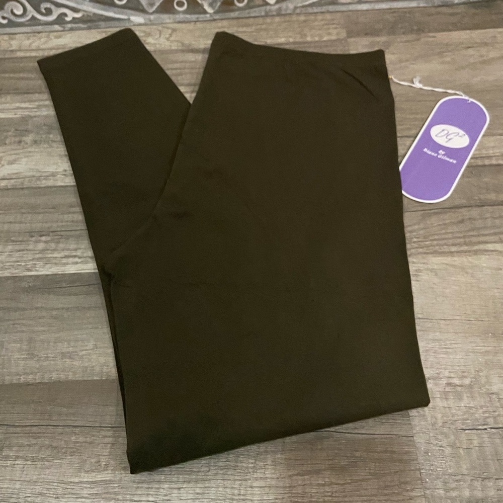 NWT DG2 Diane Gilman Leggings Army Green Size L